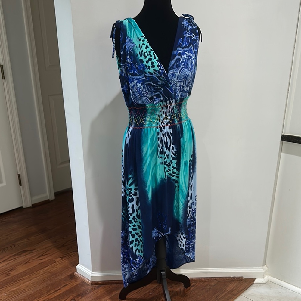 Elegant Blue and Green Sleeveless Dress